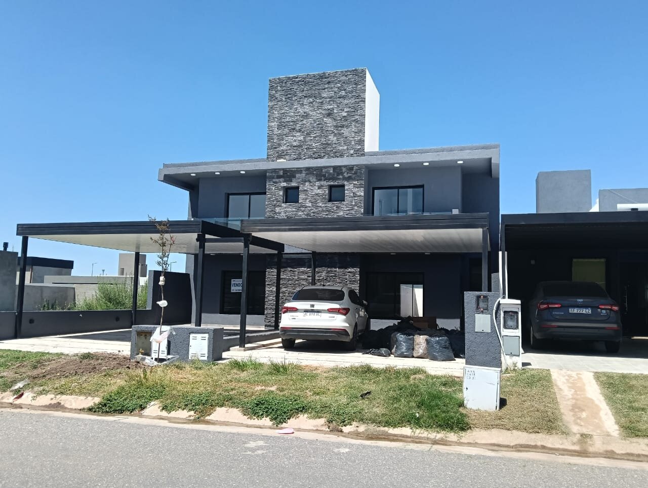 DOCTA - VENTA DUPLEX DE 3 DORMITORIOS