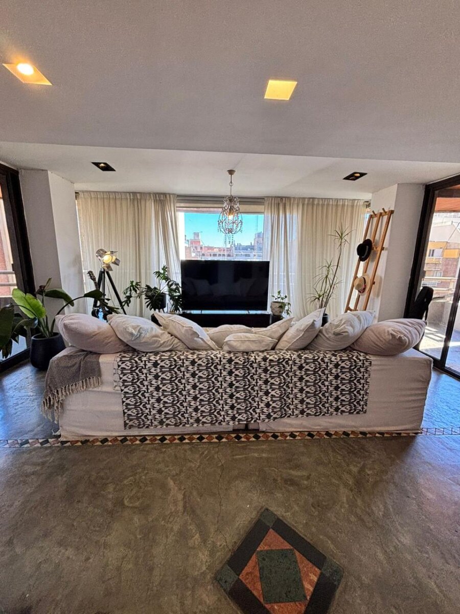 PISO ENTERO CON DOBLE ALTURA 3 DORM (2 EN SUITE) - 1 BALCON y 2 TERRAZAS CON ASADOR EN NUEVA CORDOBA - Imagen 4