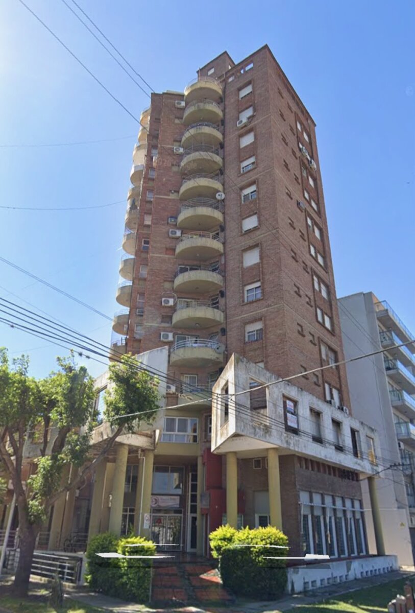 Sargento cabral y 9 de Julio Dpto 6to B.