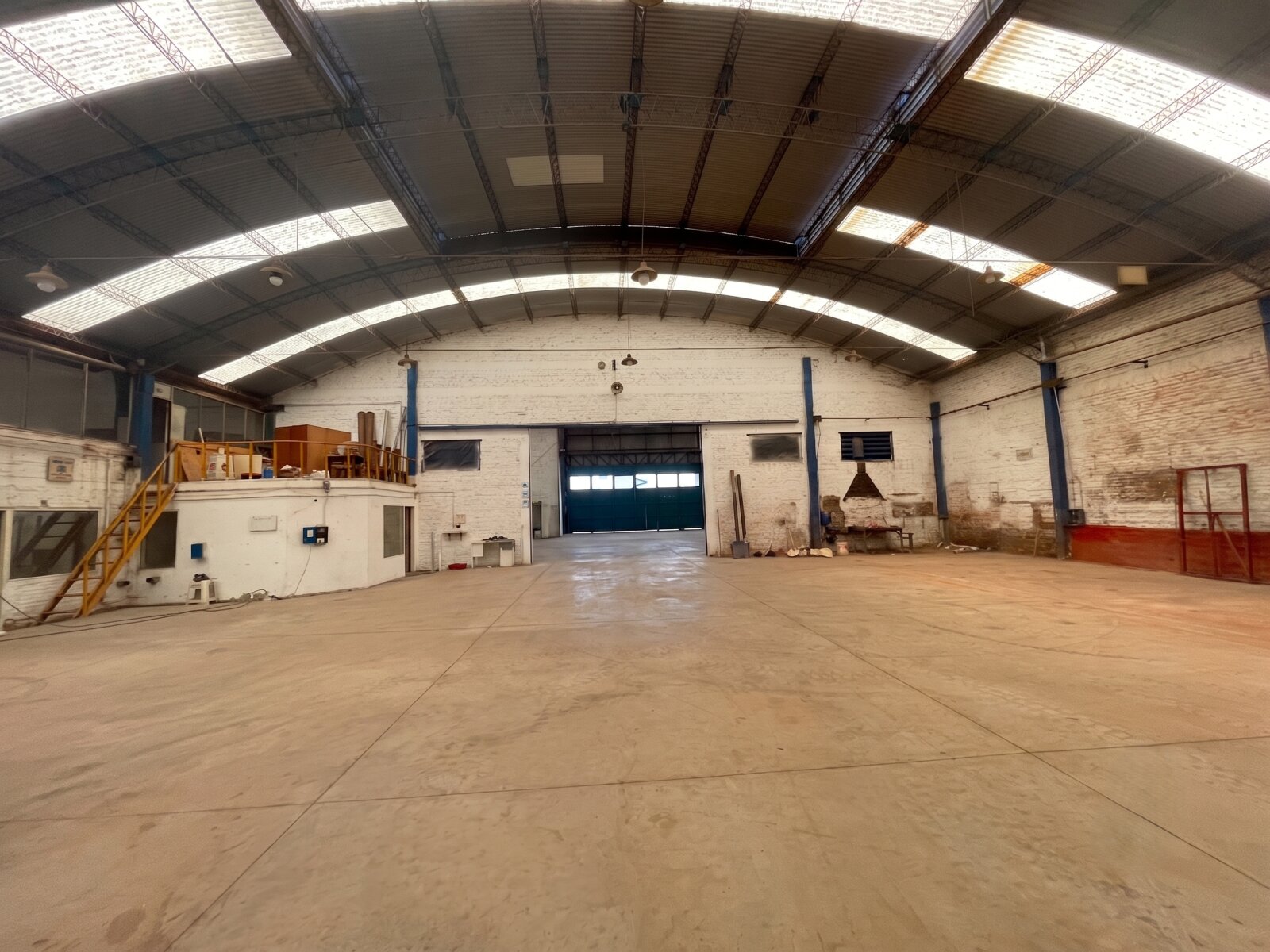Bv. Seguí 3250 - Galpón 1.500 m2 - 3