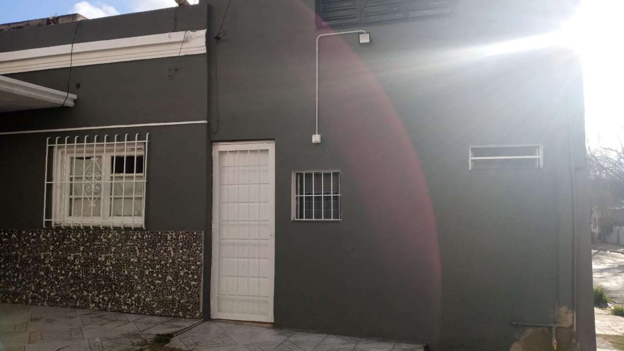 001-Departamento de 2 dormitorios en Barrio Guemes - SE ALQUILA Sin expensas