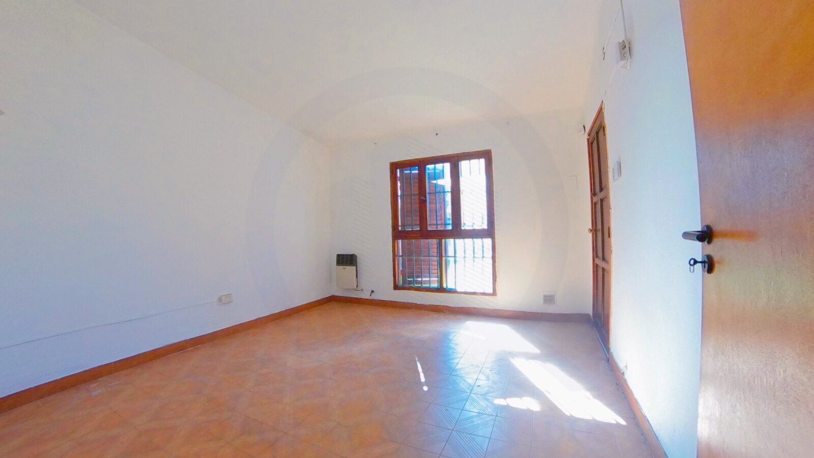 CASA DE 2 DORMIITORIOS CON GRAN PATIO B° SILVANO FUNES - Imagen 6