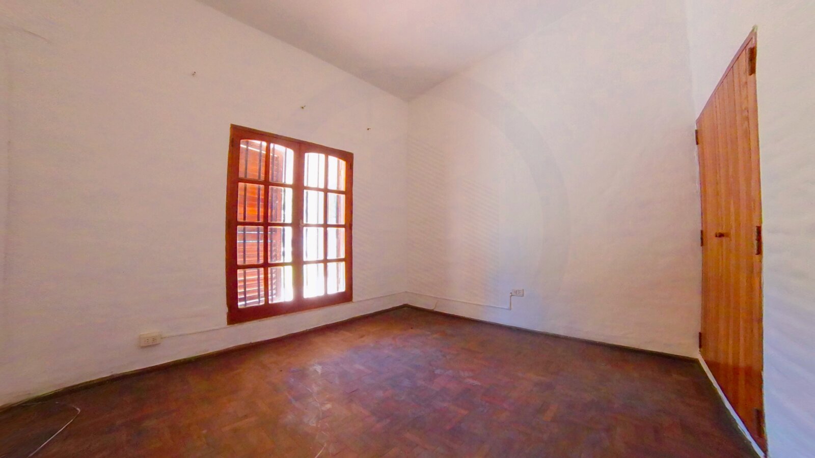 CASA DE 2 DORMIITORIOS CON GRAN PATIO B° SILVANO FUNES - Imagen 8