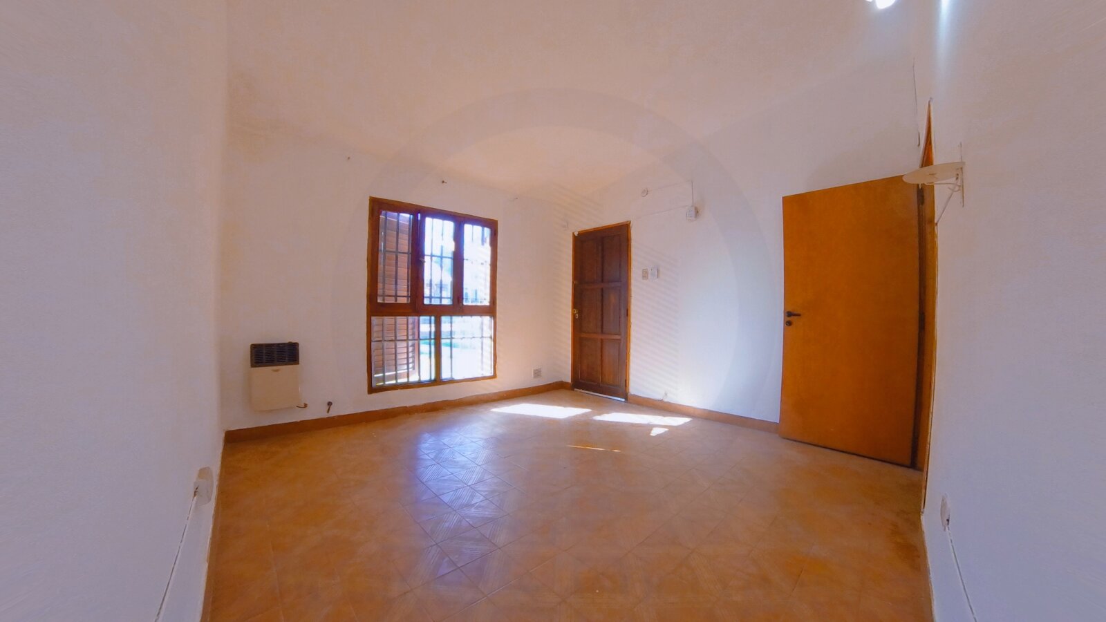 CASA DE 2 DORMIITORIOS CON GRAN PATIO B° SILVANO FUNES - Imagen 5