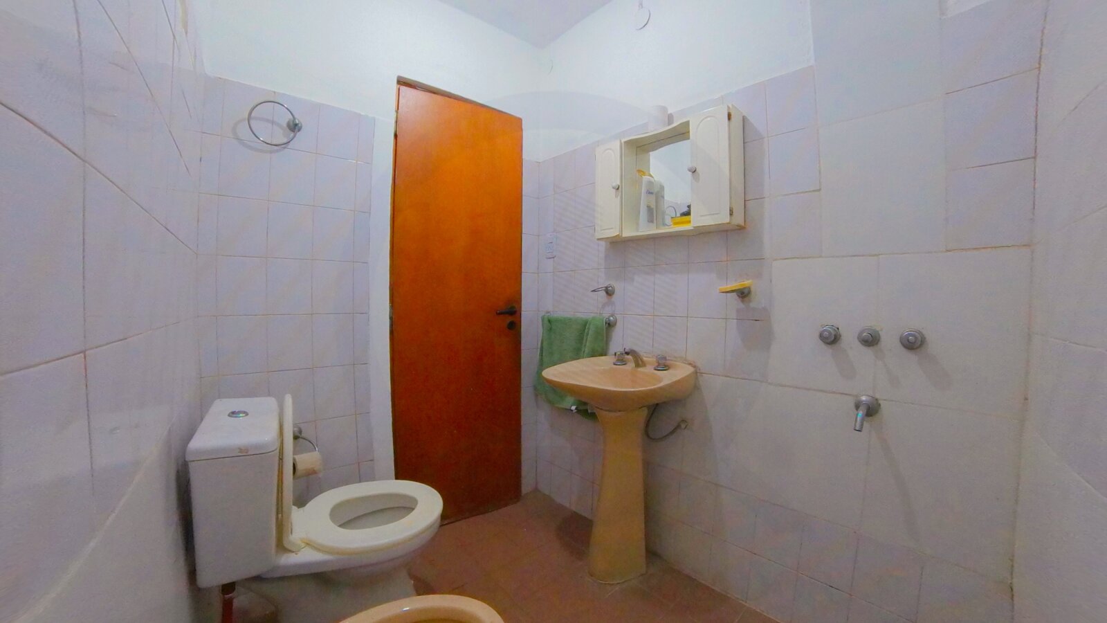 CASA DE 2 DORMIITORIOS CON GRAN PATIO B° SILVANO FUNES - Imagen 10