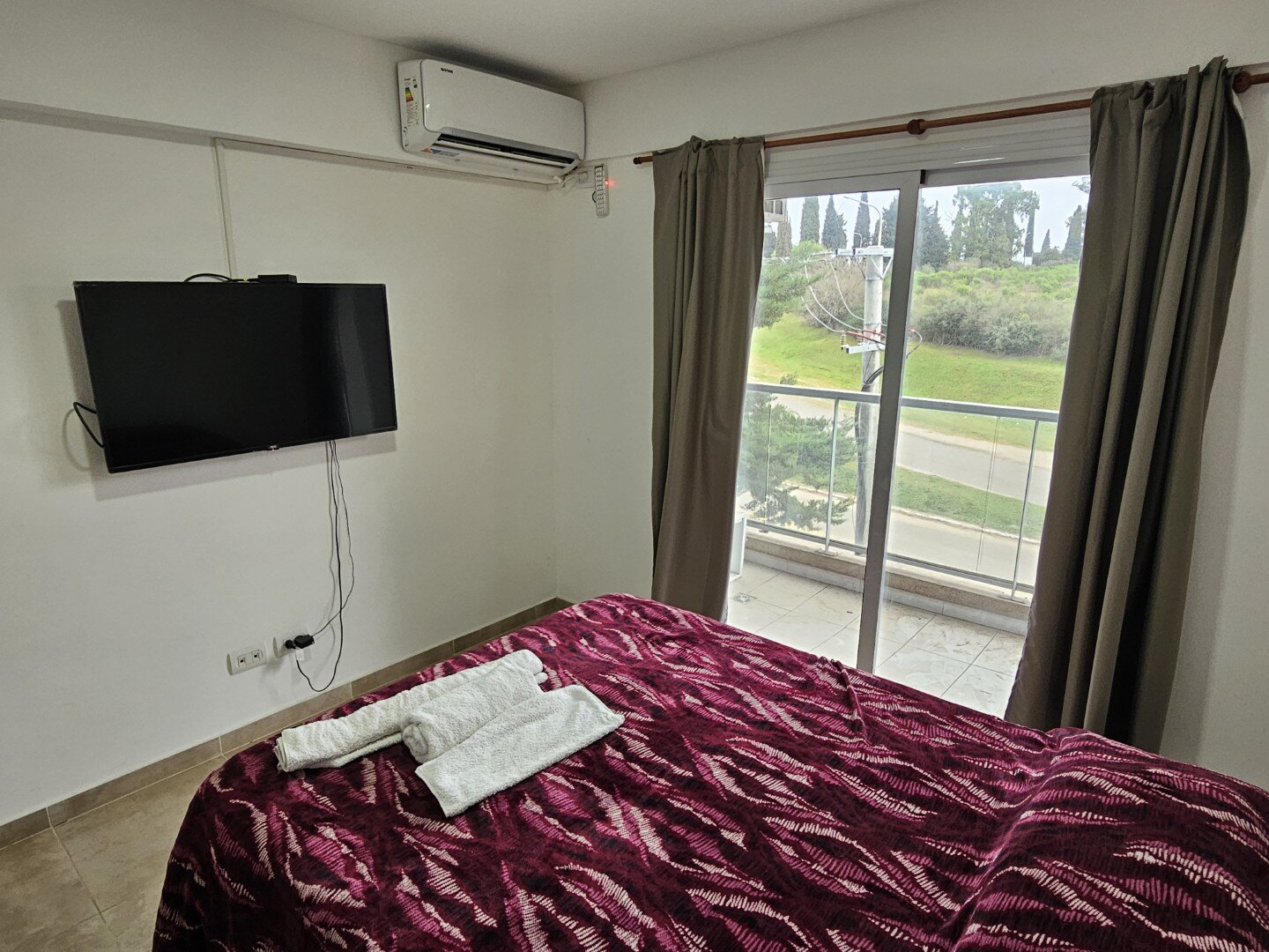 Edificio Meraki 2 - 02-02 - Depto amoblado de 1 dormitorio y 1 baño con balcón al frente y cochera - 23
