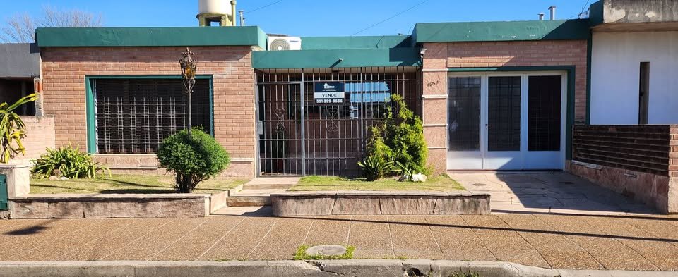 CASA EN VENTA PARQUE LICEO 1° - 1