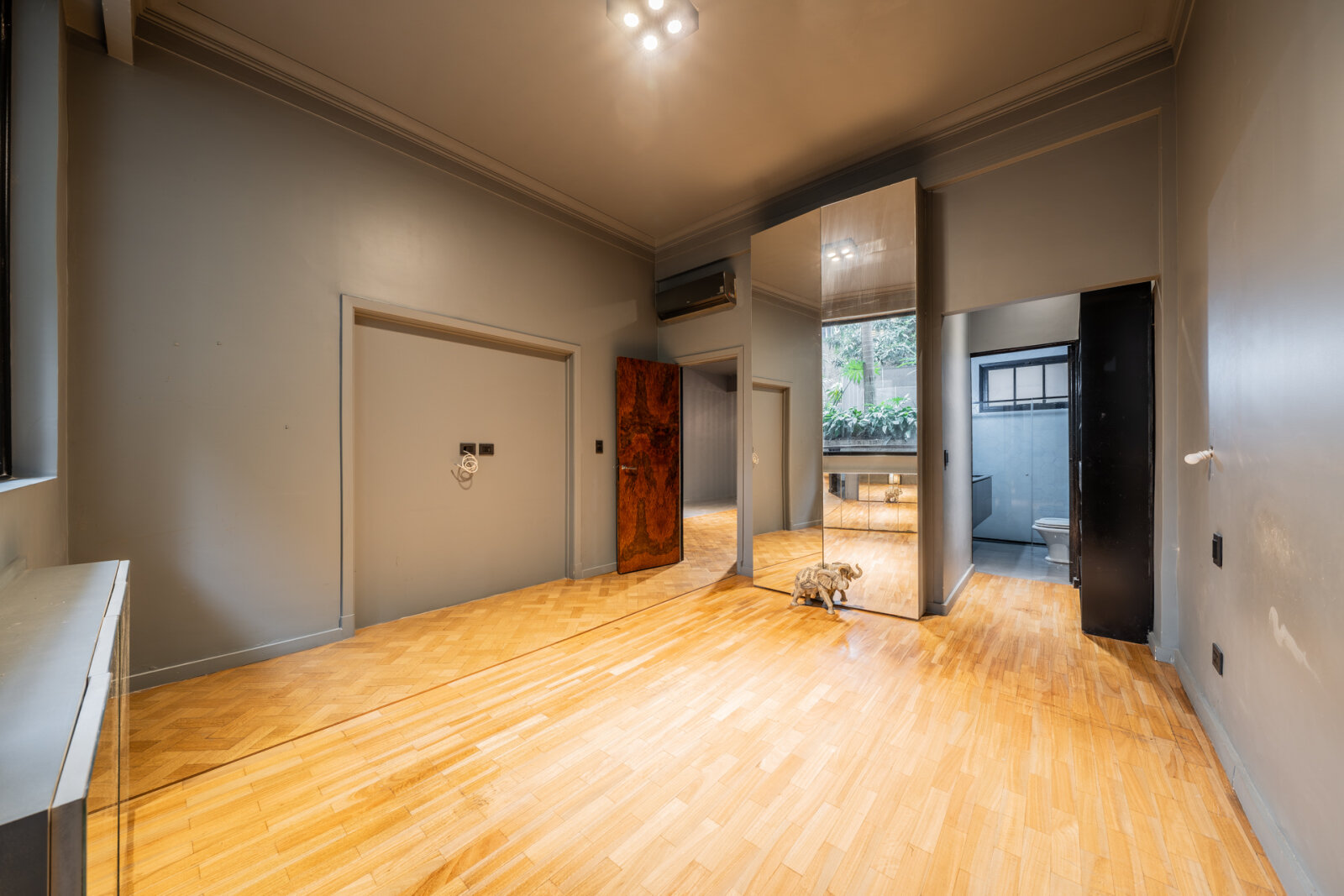 Venta Depto estilo casa con parque, pileta, cochera y Baulera. Apto crédito. Apto Profesional. - 18
