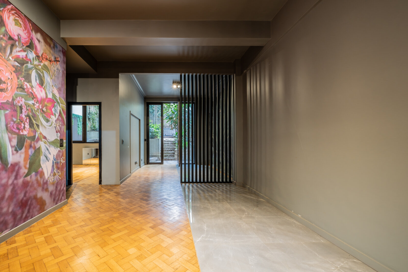 Venta Depto estilo casa con parque, pileta, cochera y Baulera. Apto crédito. Apto Profesional. - 10