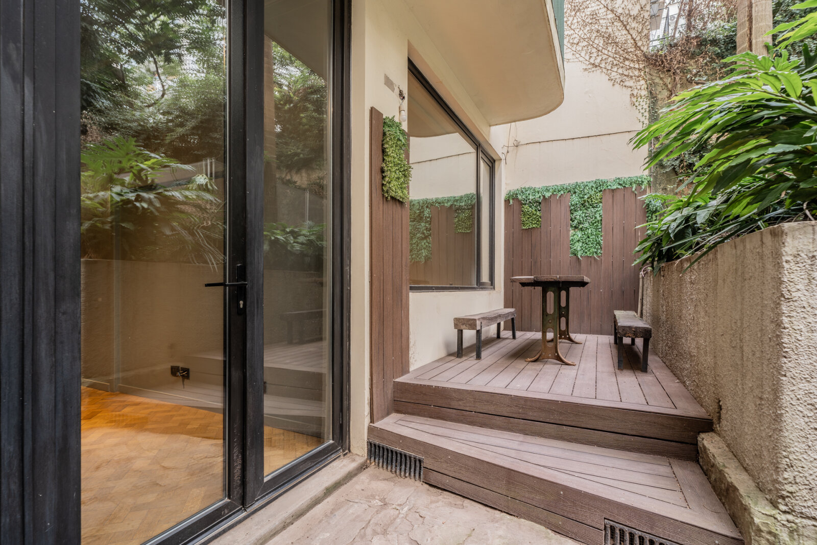 Venta Depto estilo casa con parque, pileta, cochera y Baulera. Apto crédito. Apto Profesional. - 15