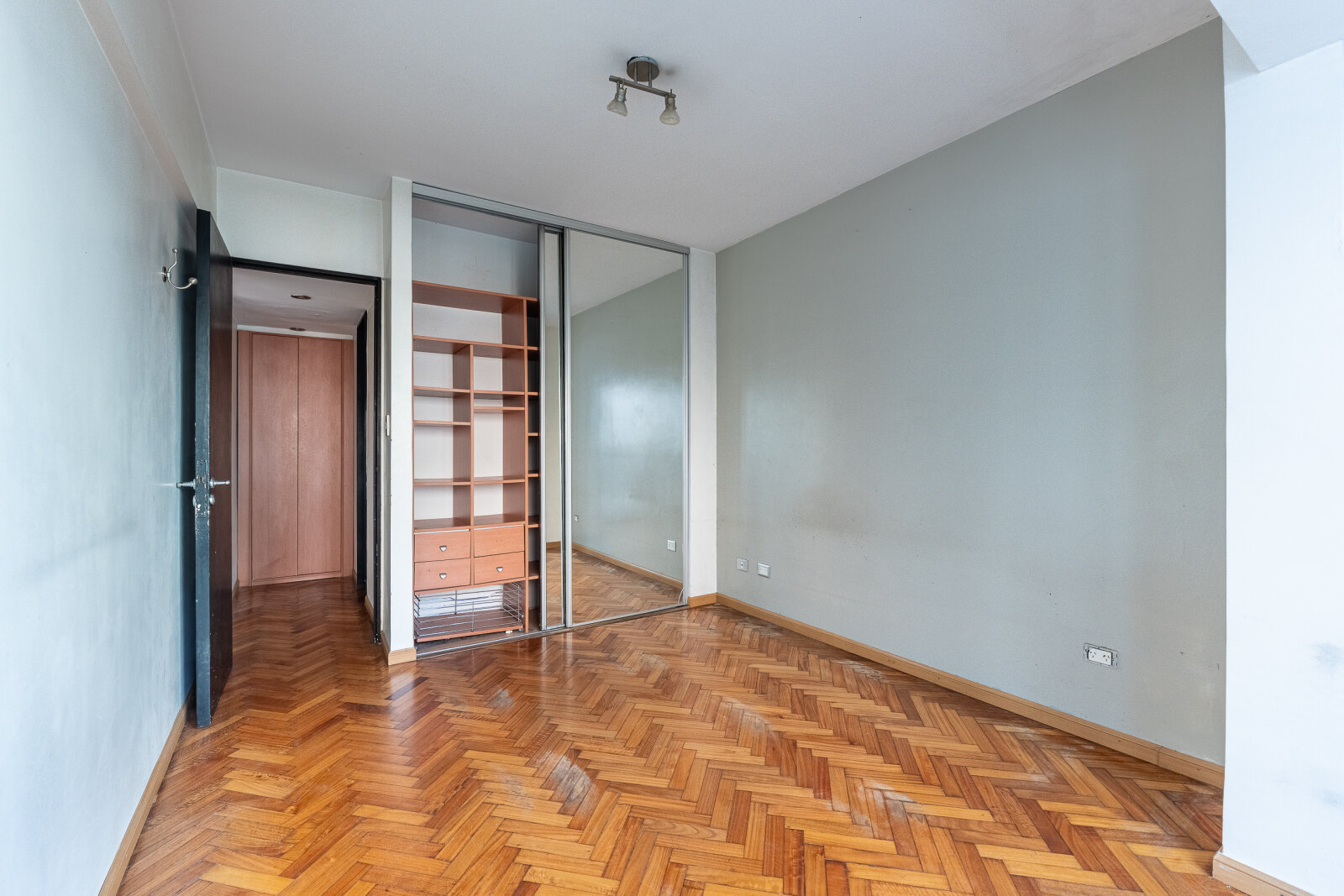 Departamento 3 amb, piso alto, luminoso con baulera. - 11
