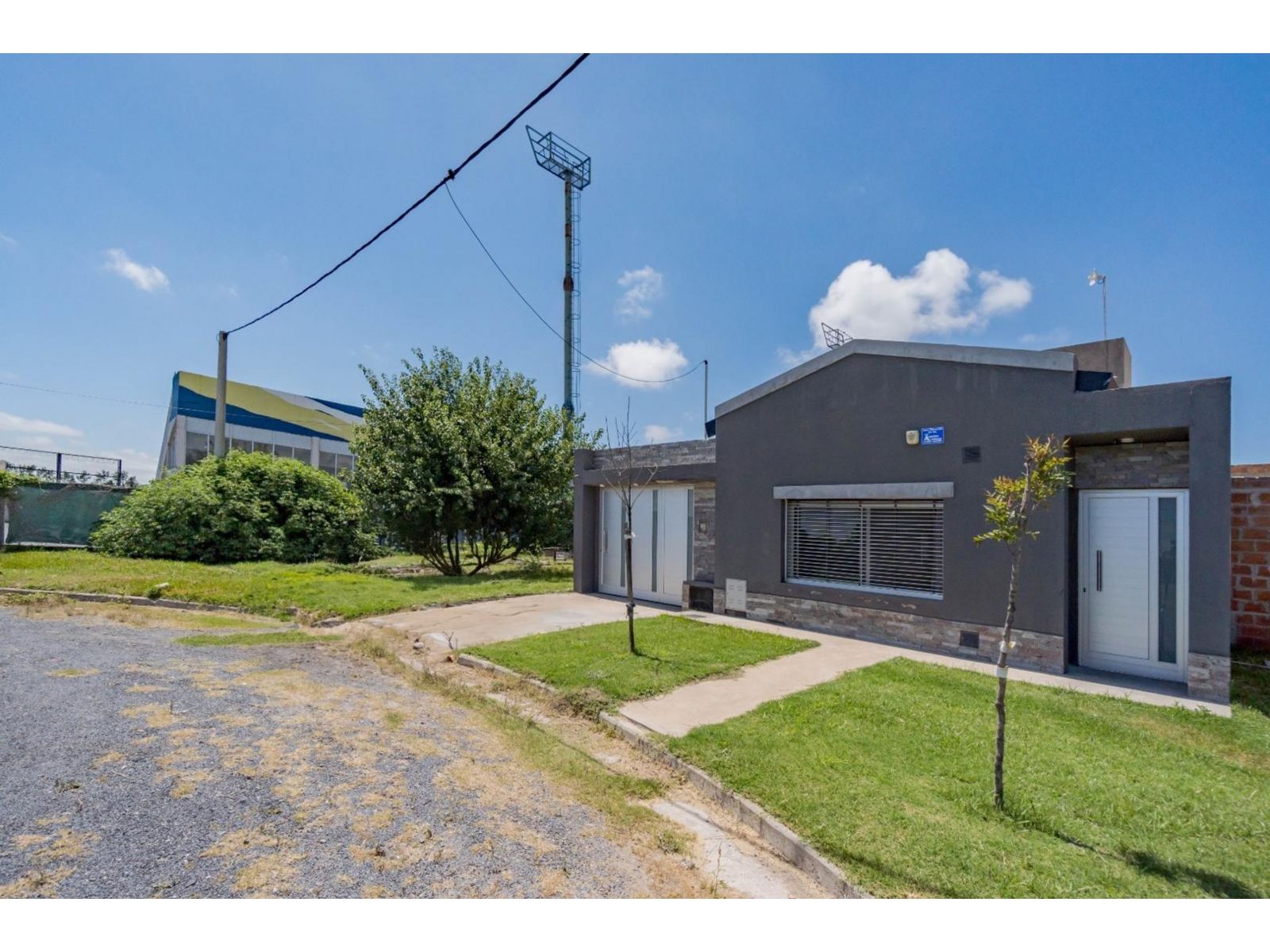 ARROYO SECO - IMPECABLE !!! Rioja N° 1033 Bis -- $ 1.050.000. - 28
