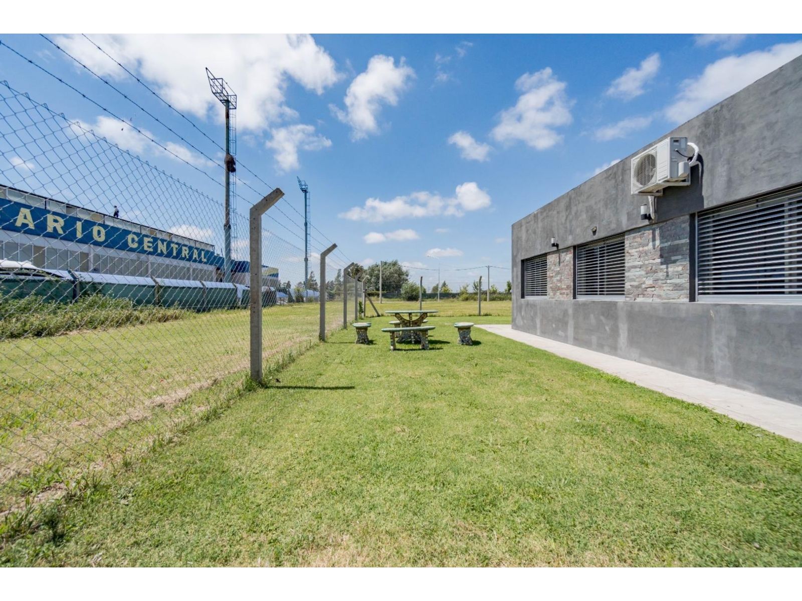 ARROYO SECO - IMPECABLE !!! Rioja N° 1033 Bis -- $ 1.050.000. - 31