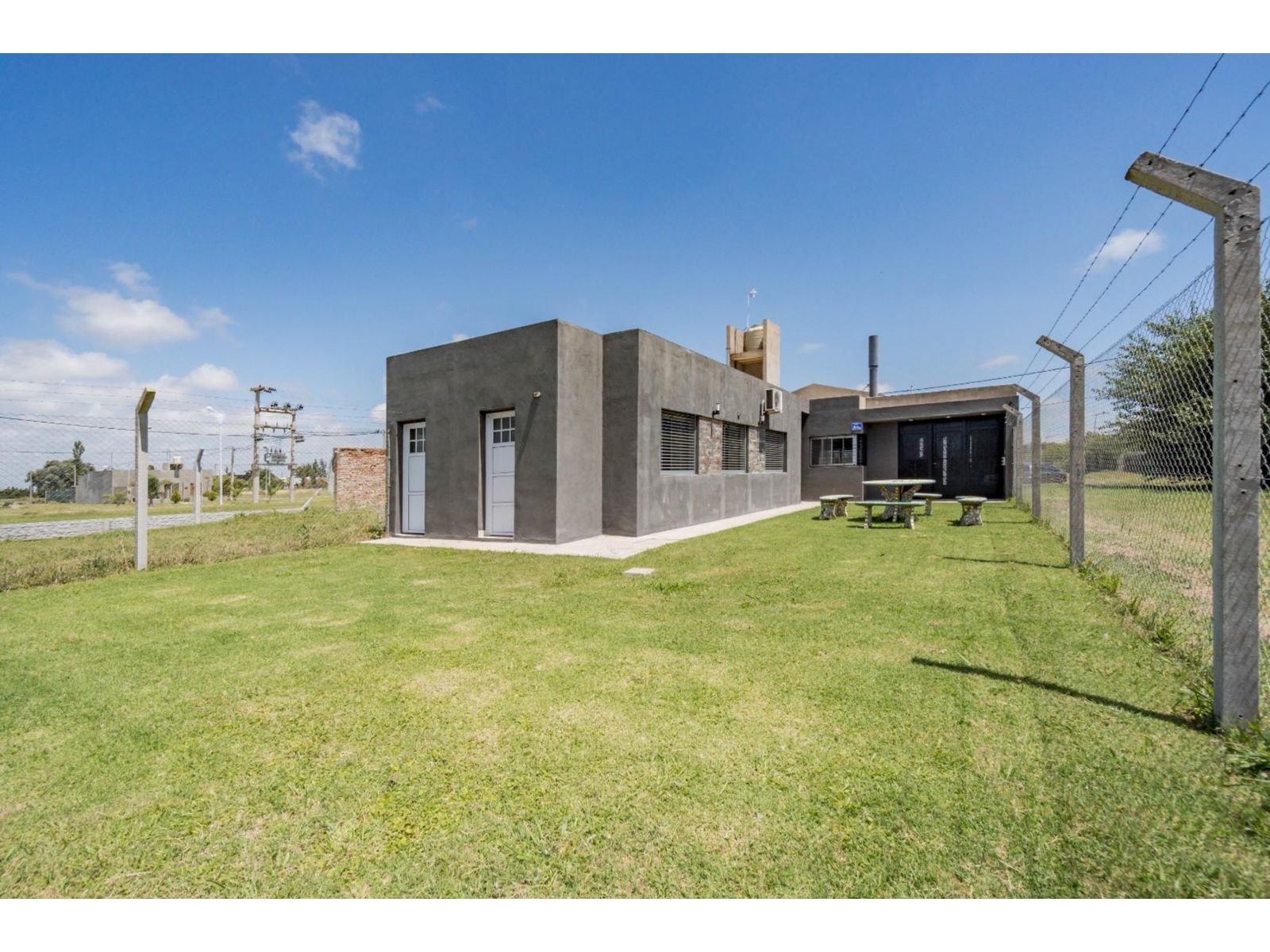 ARROYO SECO - IMPECABLE !!! Rioja N° 1033 Bis -- $ 1.050.000. - 29