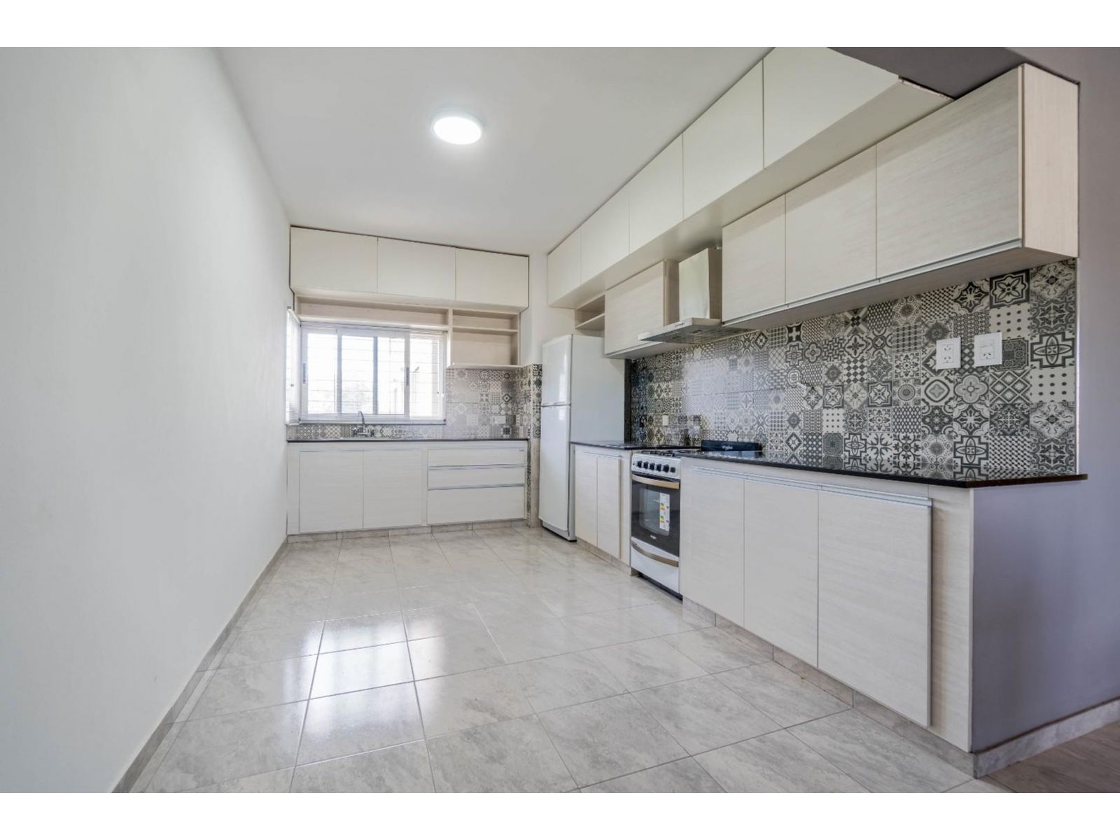 ARROYO SECO - IMPECABLE !!! Rioja N° 1033 Bis -- $ 1.050.000. - 6