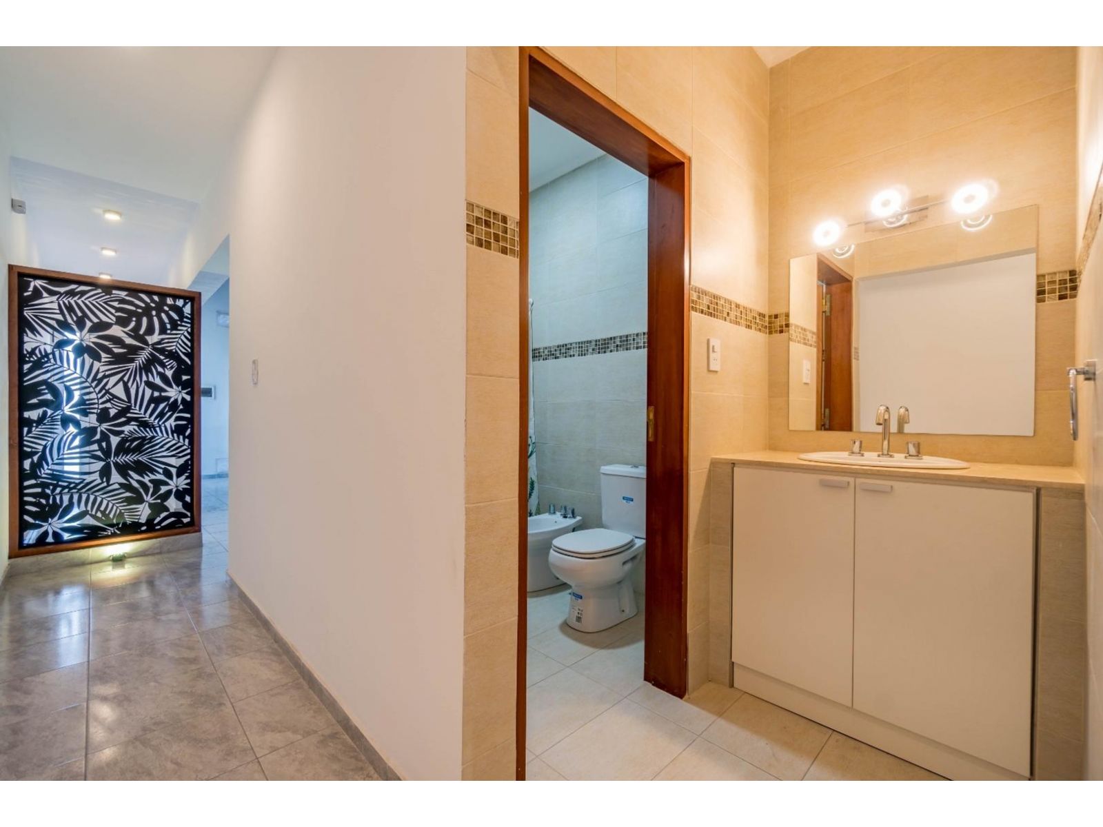 ARROYO SECO - IMPECABLE !!! Rioja N° 1033 Bis -- $ 1.050.000. - 11
