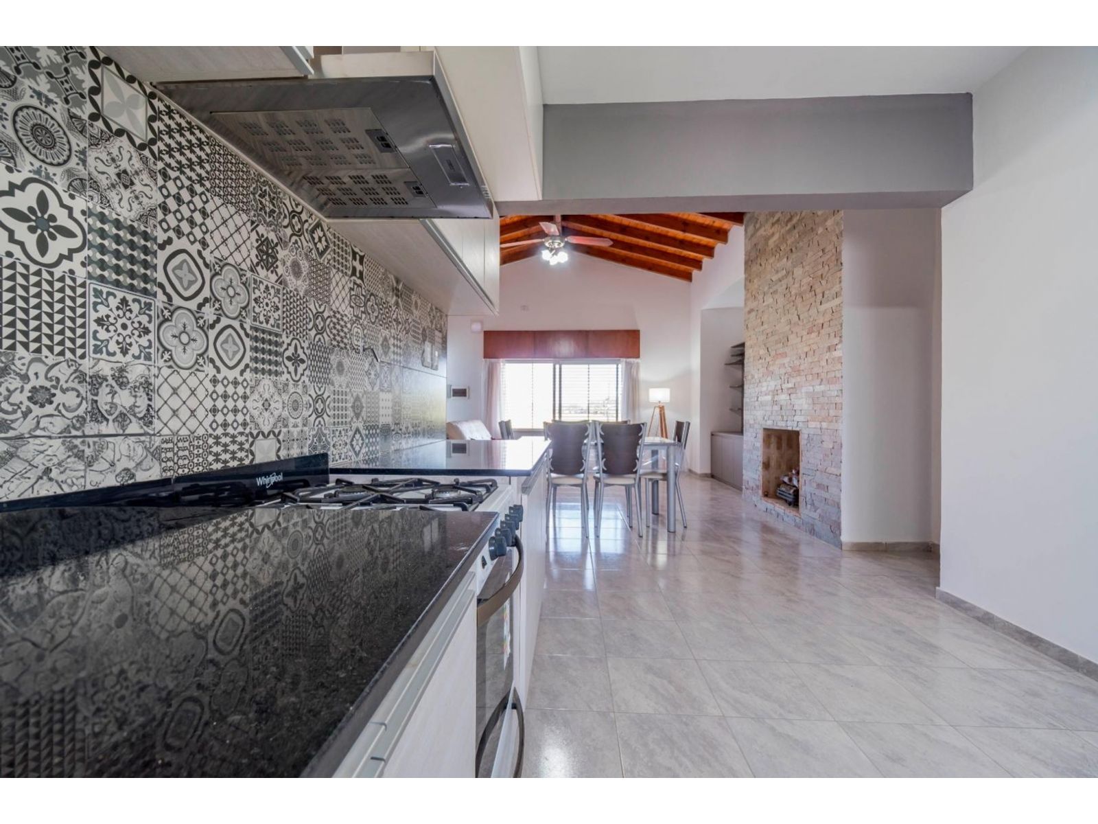 ARROYO SECO - IMPECABLE !!! Rioja N° 1033 Bis -- $ 1.050.000. - 14