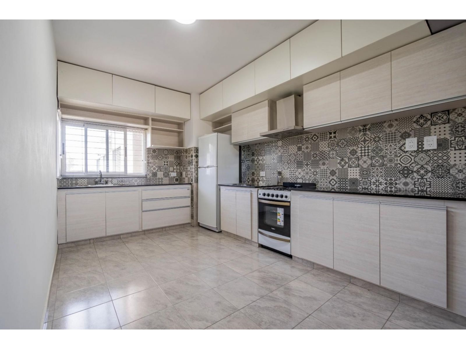ARROYO SECO - IMPECABLE !!! Rioja N° 1033 Bis -- $ 1.050.000. - 7