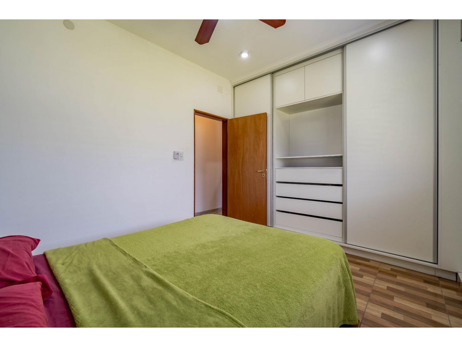 ARROYO SECO - IMPECABLE !!! Rioja N° 1033 Bis -- $ 1.050.000. - 17