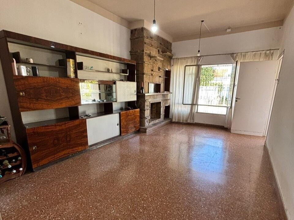 VENTA DE CASA A METROS DE B° MAIPU - 4