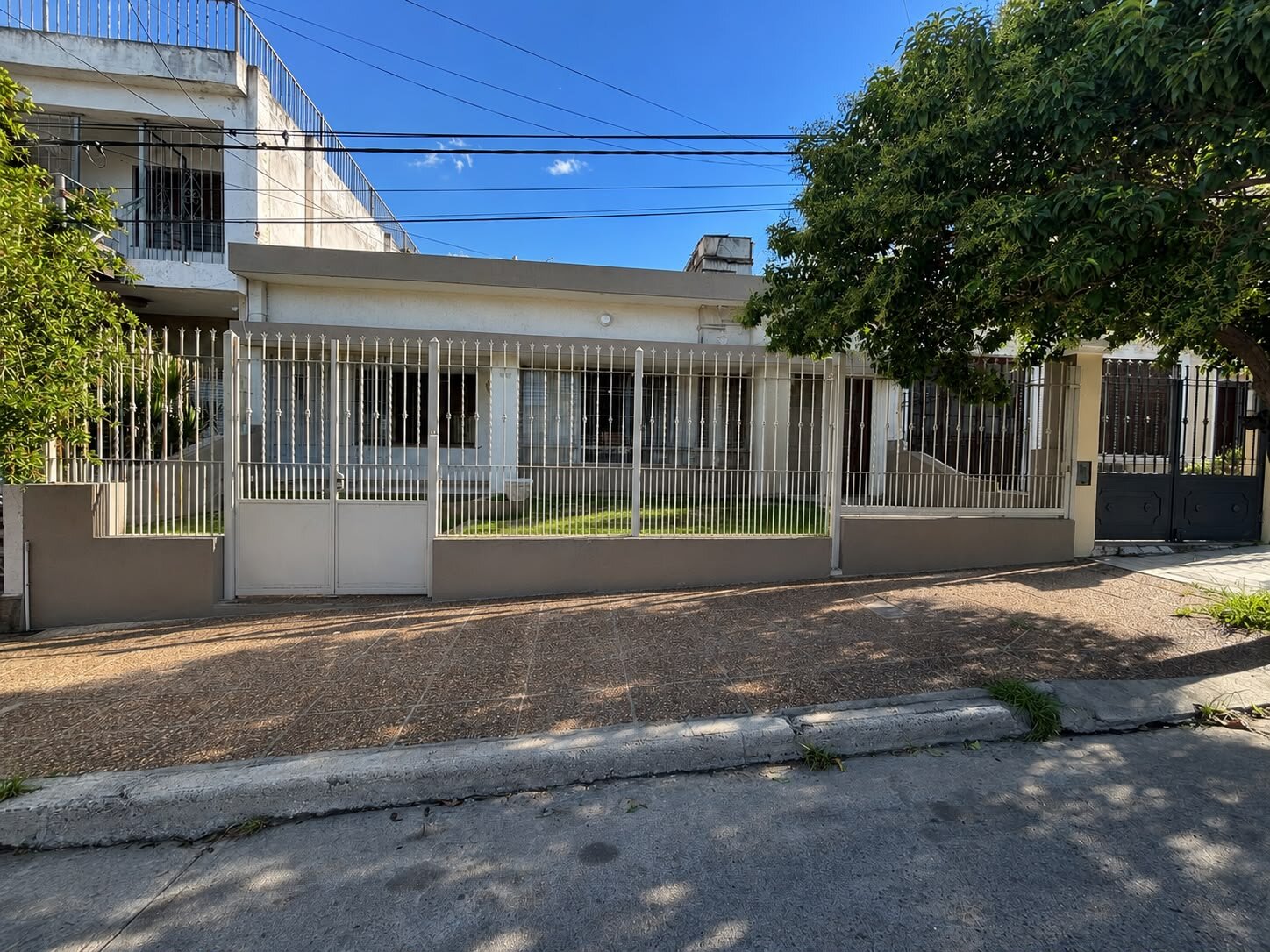 VENTA DE CASA A METROS DE B° MAIPU - 1