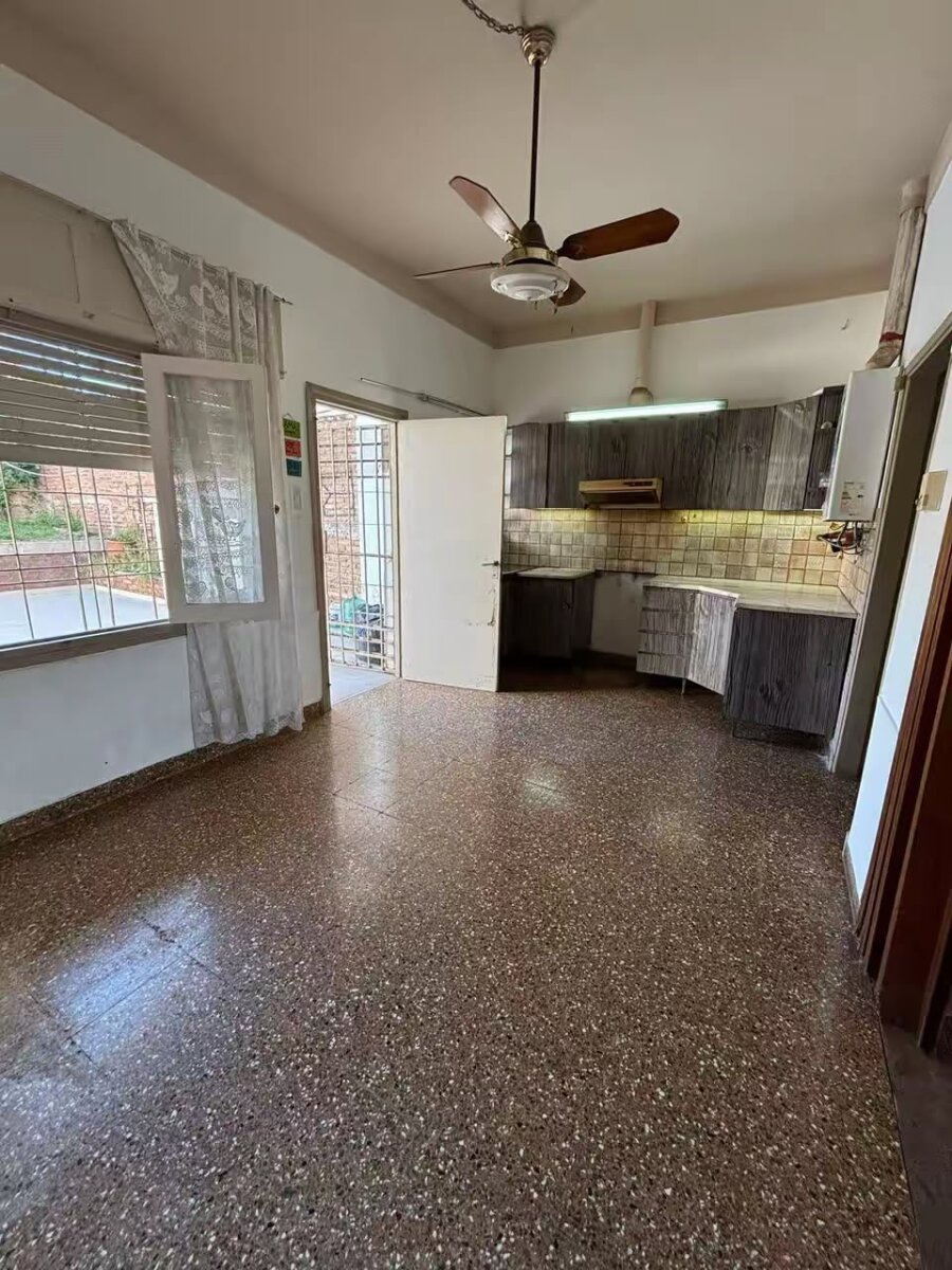 VENTA DE CASA A METROS DE B° MAIPU - 10