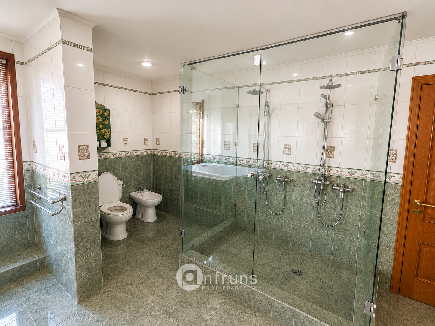 Lodge en Venta en Coyhaique | 4 Dormitorios | 5 Baños | 428 m² | UF 28.300 - 10
