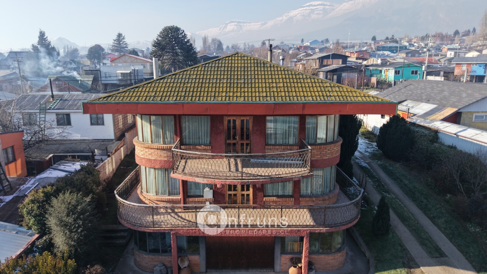 Lodge en Venta en Coyhaique | 4 Dormitorios | 5 Baños | 428 m² | UF 28.300 - 2