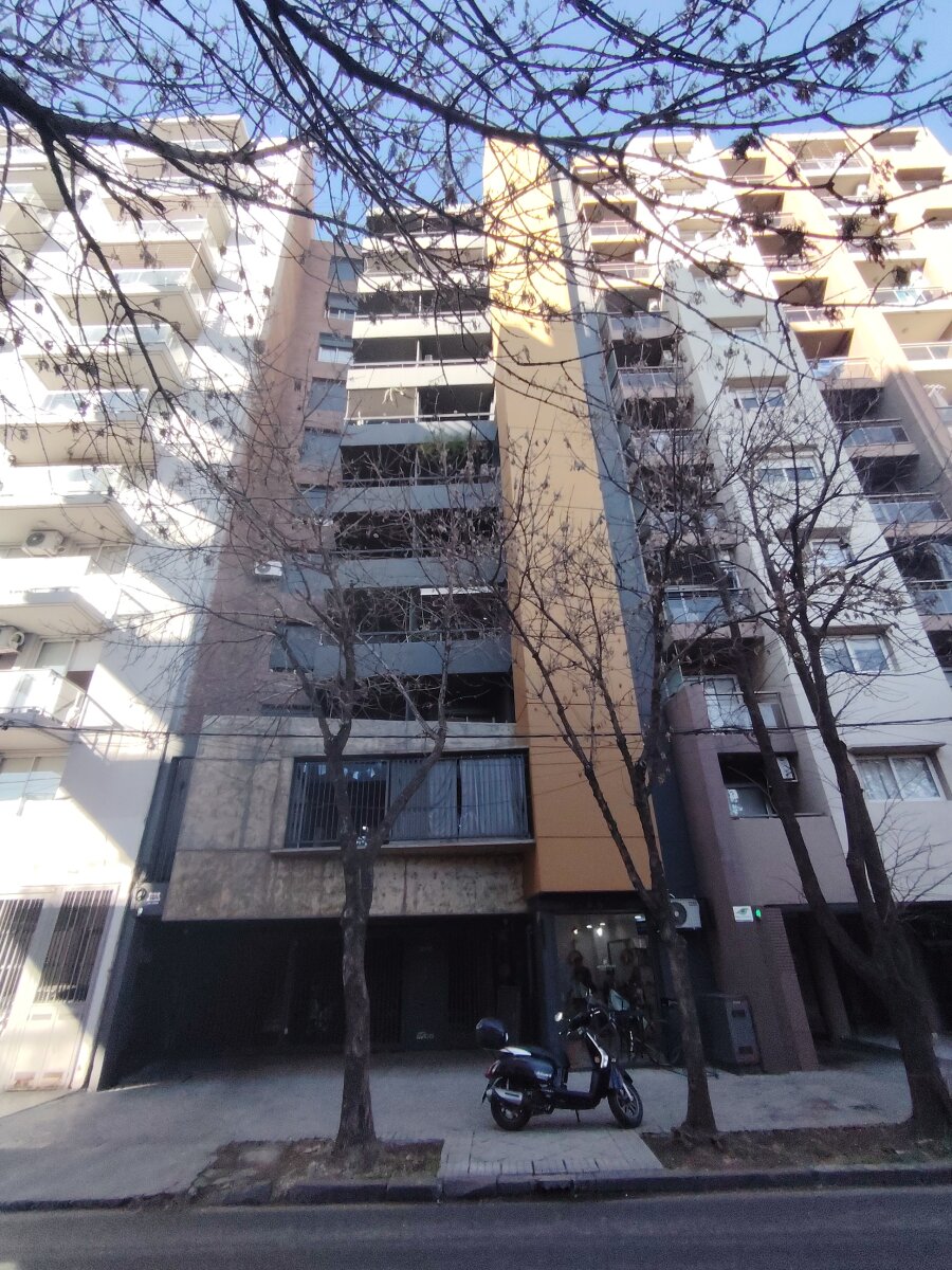 PARAGUAY 2215 04 01 - 1