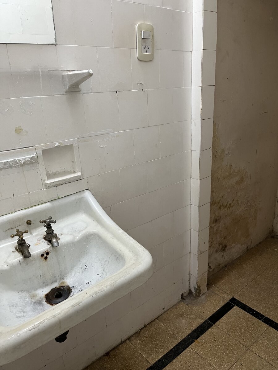 ENTRE RÍOS Y CÓRDOBA CASA AMPLIA DE PASILLO 3 DORMITORIOS — foto 11