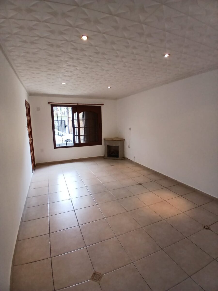 En Venta casa dos dormitorios Barrio La France - Imagen 3