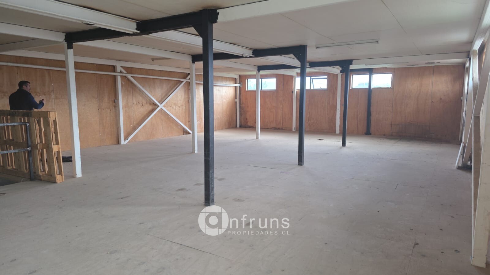 Local Comercial en Venta en Region de Aysen | 15 Dormitorios | 2 Baños | 559 m² | UF 100 - 3