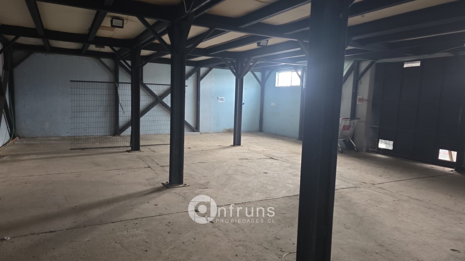 Local Comercial en Venta en Region de Aysen | 15 Dormitorios | 2 Baños | 559 m² | UF 100 - 4