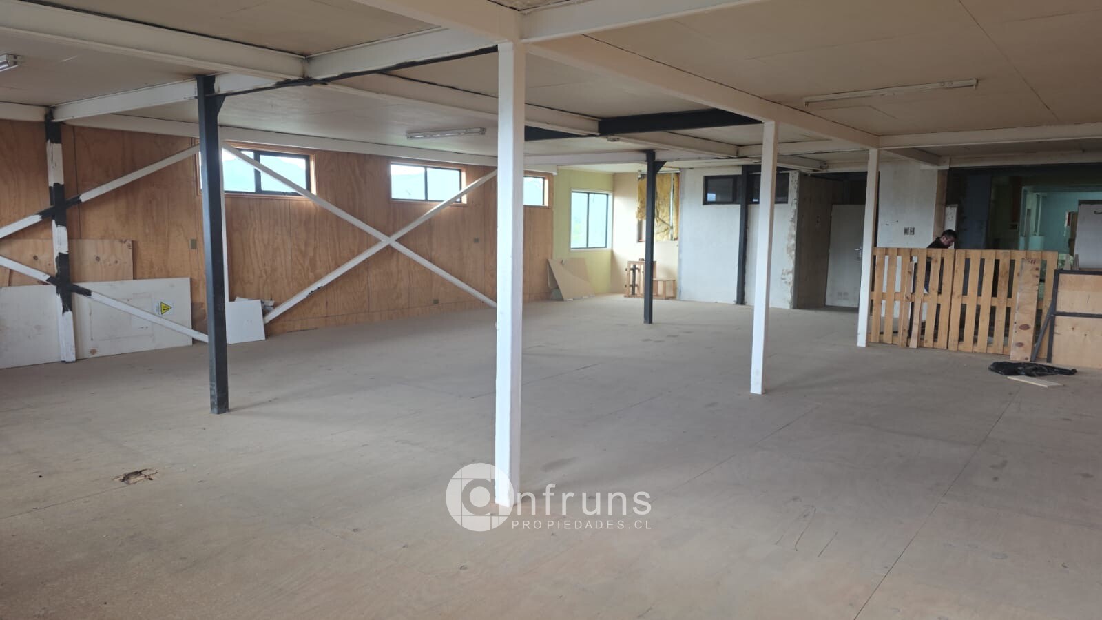 Local Comercial en Venta en Region de Aysen | 15 Dormitorios | 2 Baños | 559 m² | UF 100 - 2