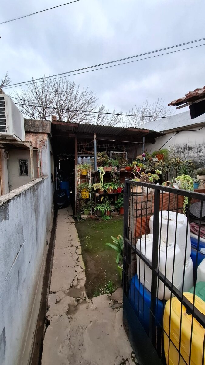 Eva Perón 399 - Casa de 2 dormitorios con Local y Deposito - 21