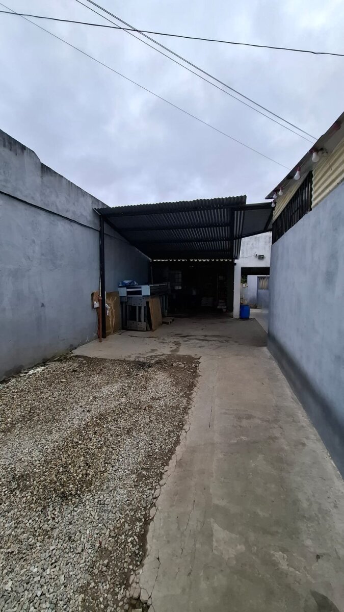 Eva Perón 399 - Casa de 2 dormitorios con Local y Deposito - 17
