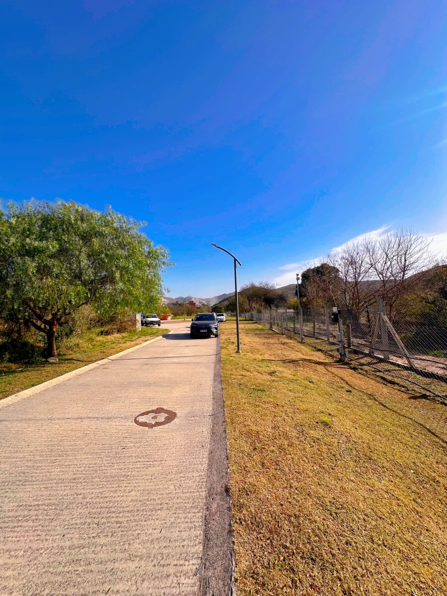 SE VENDE LOTE DE 830m EN COLINAS DE LA DESEADA - Imagen 4