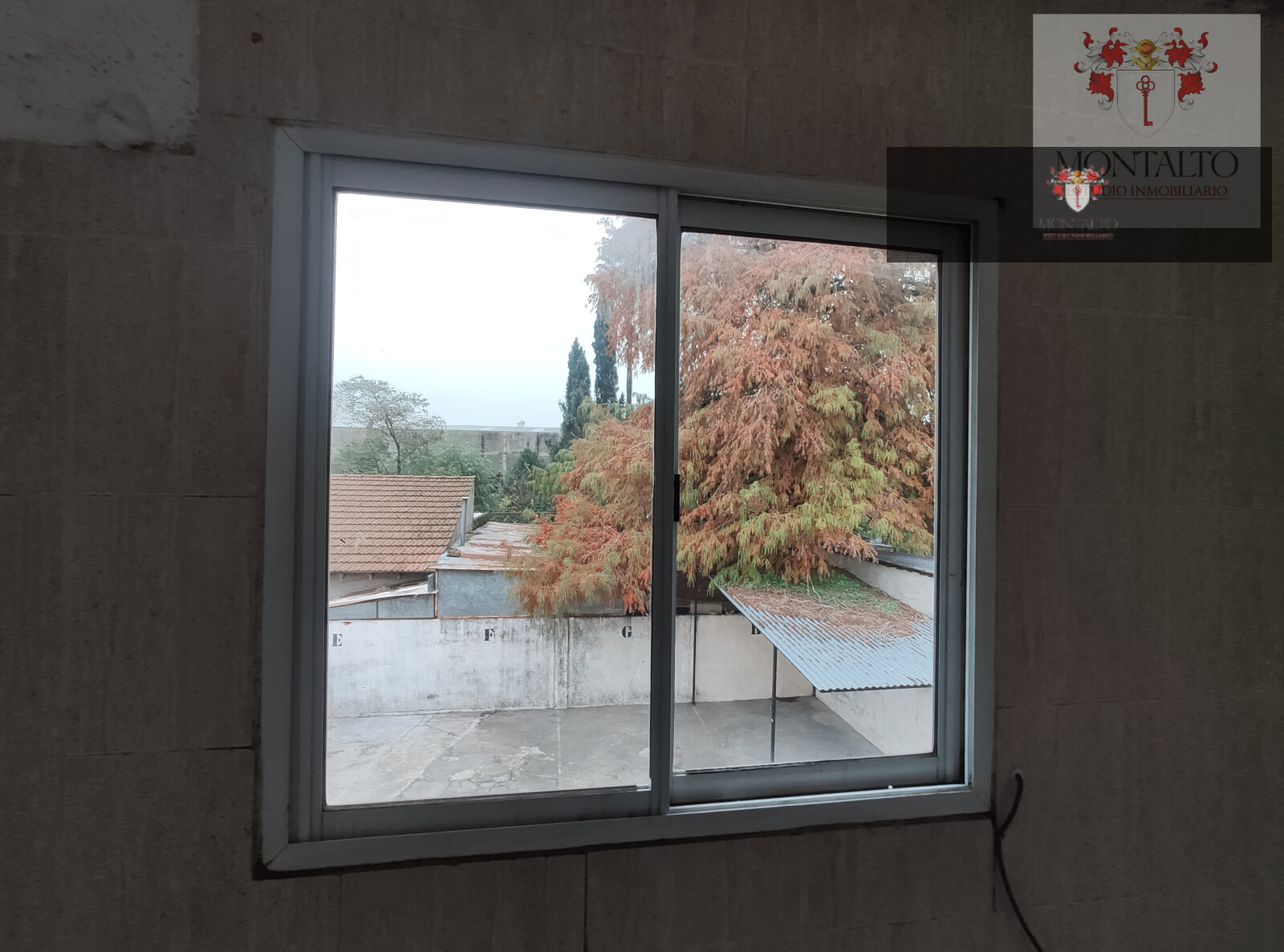 Monoambiente en 1 Piso - 9