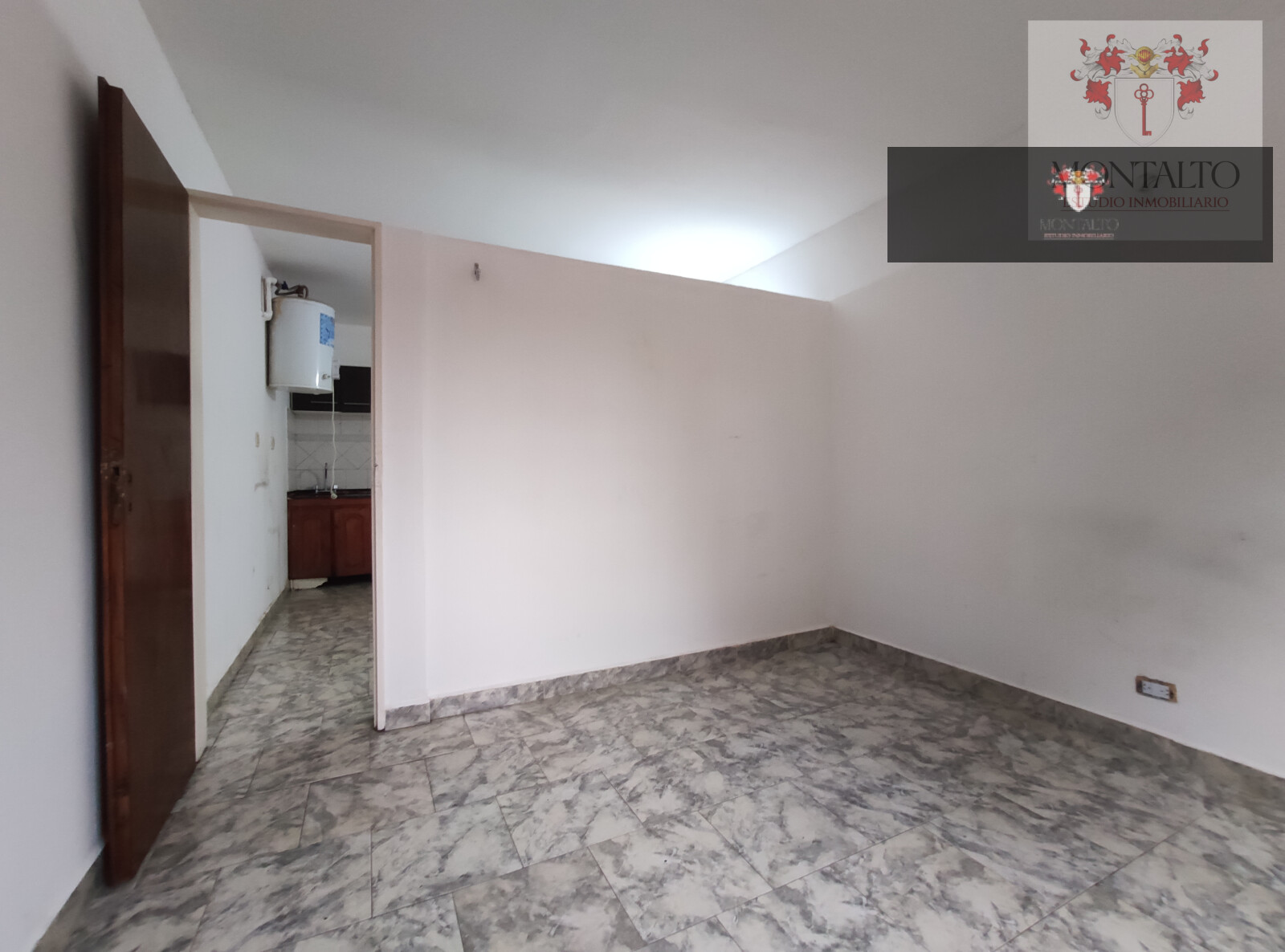Monoambiente en 1 Piso - 10