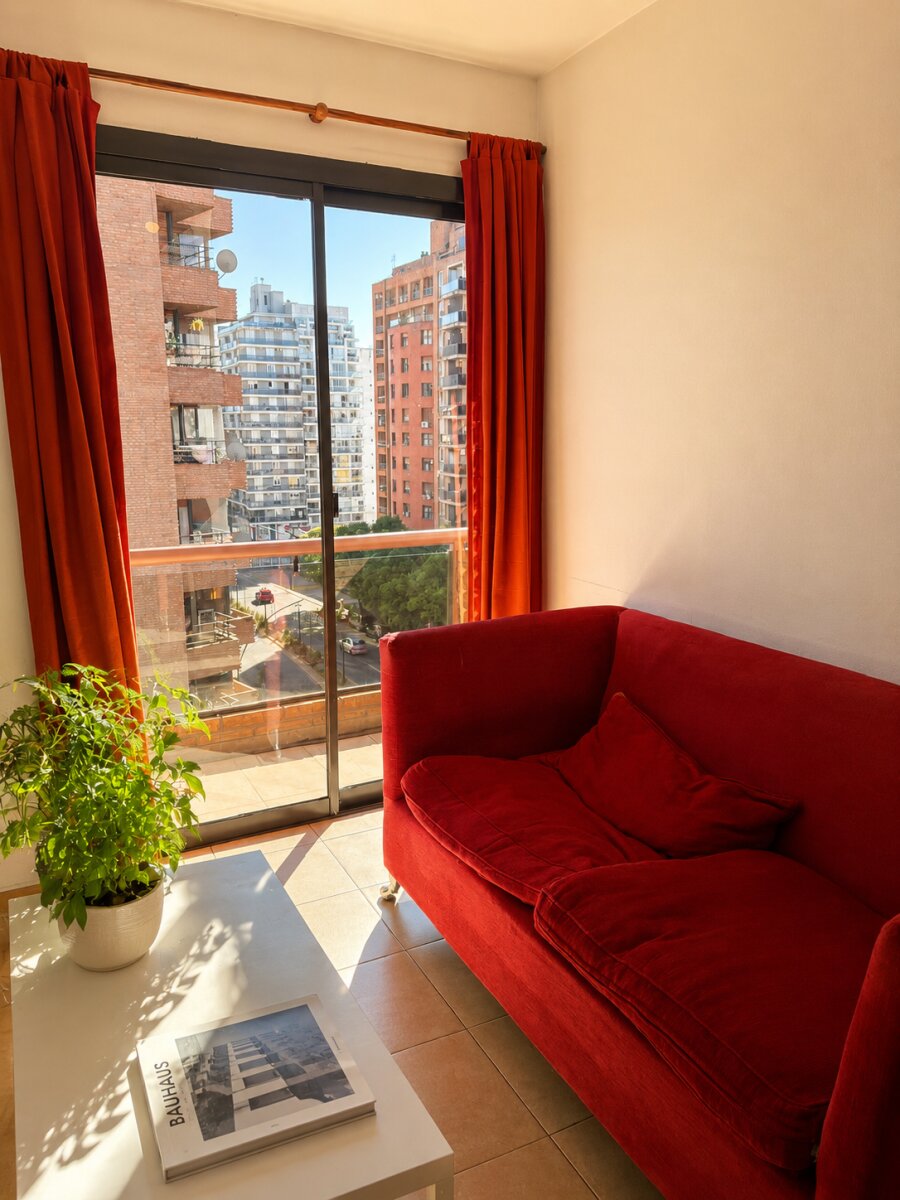 Balcon - Depto 1 dormitorio LUMINOSO en ALQUILER  !!! - Imagen 3