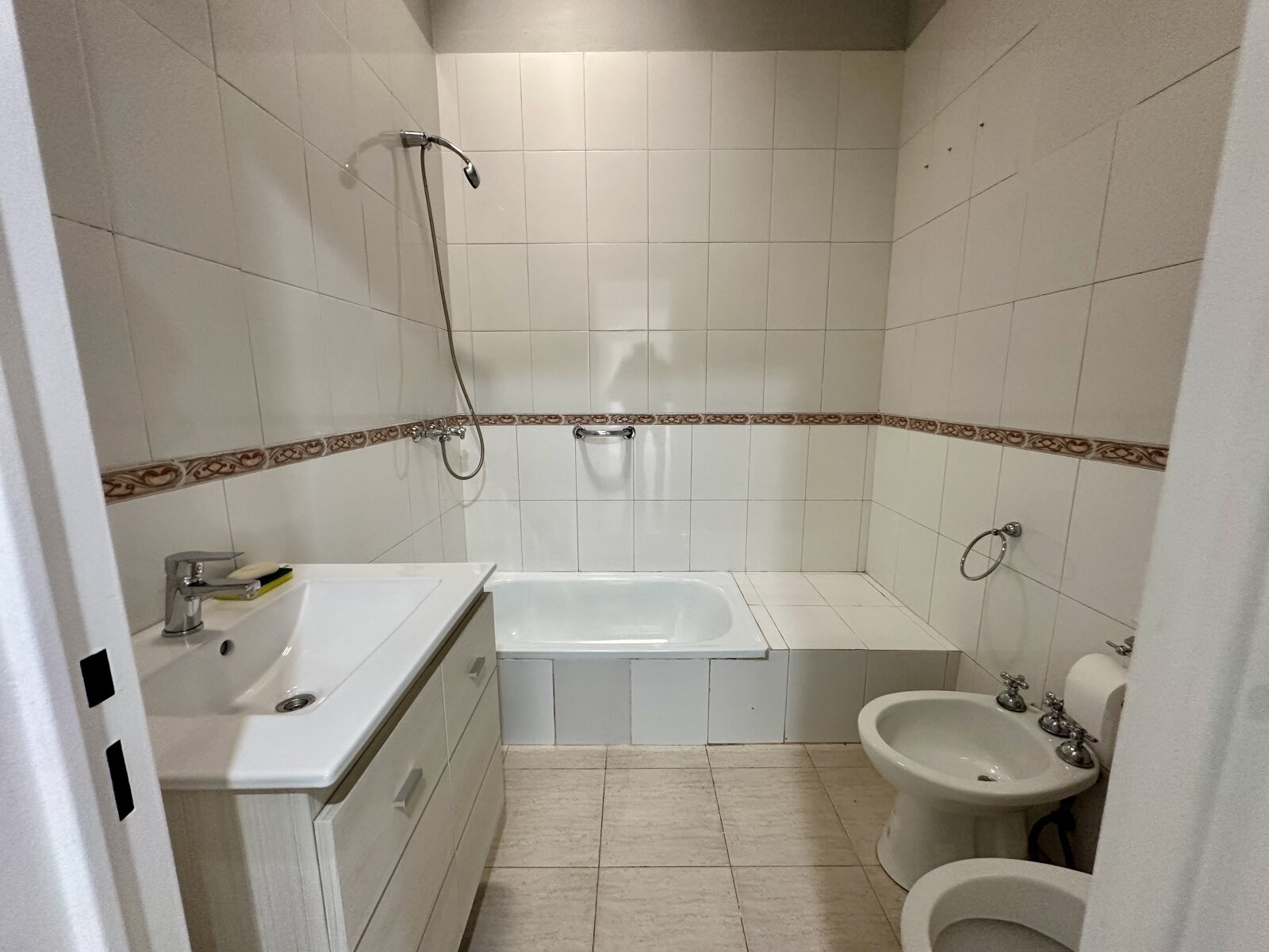 VENDO CASA 2 DORM. COMPLEJO CERRADO zona Quintas de Arguello - Imagen 15