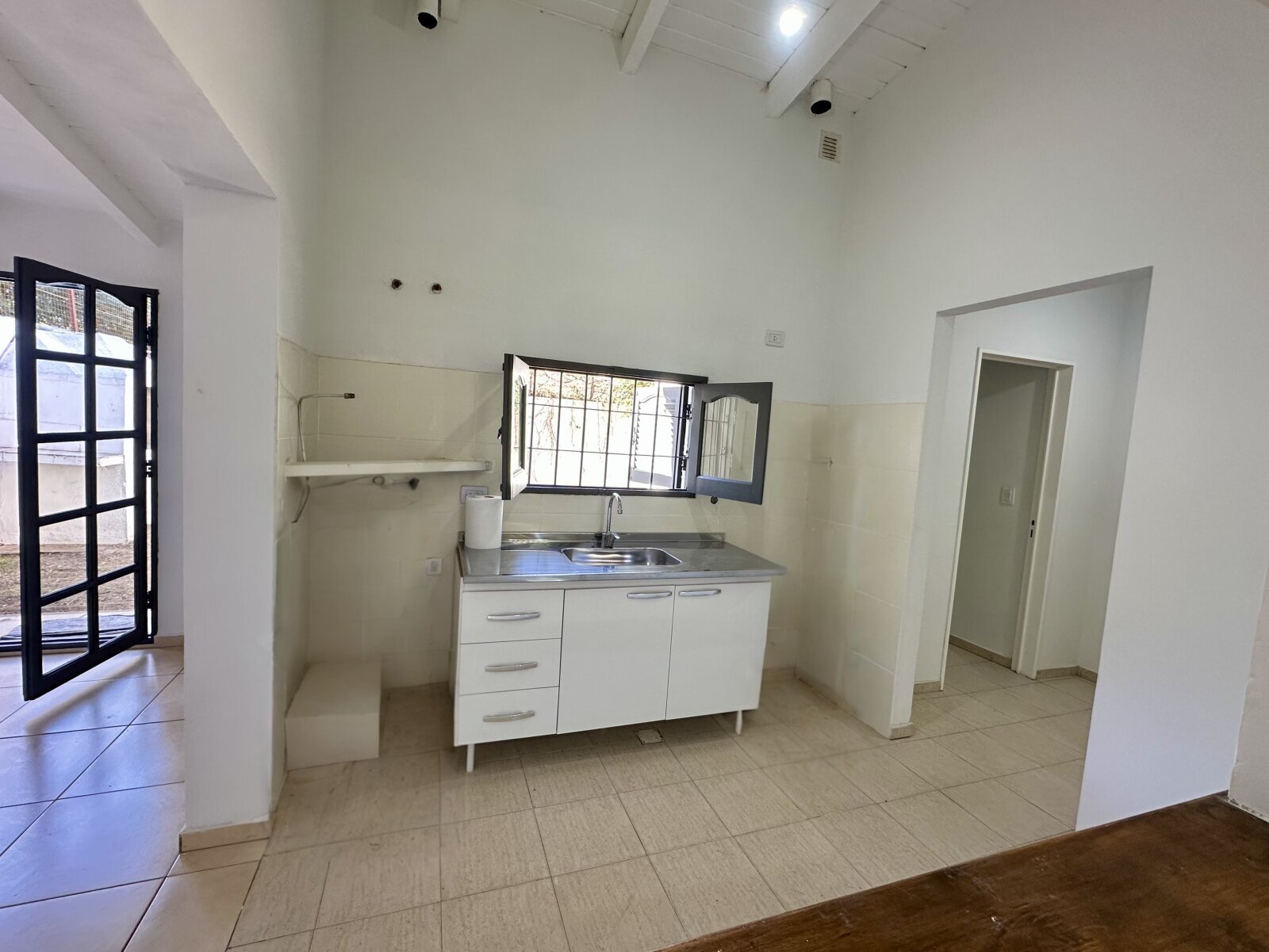 VENDO CASA 2 DORM. COMPLEJO CERRADO zona Quintas de Arguello - Imagen 5