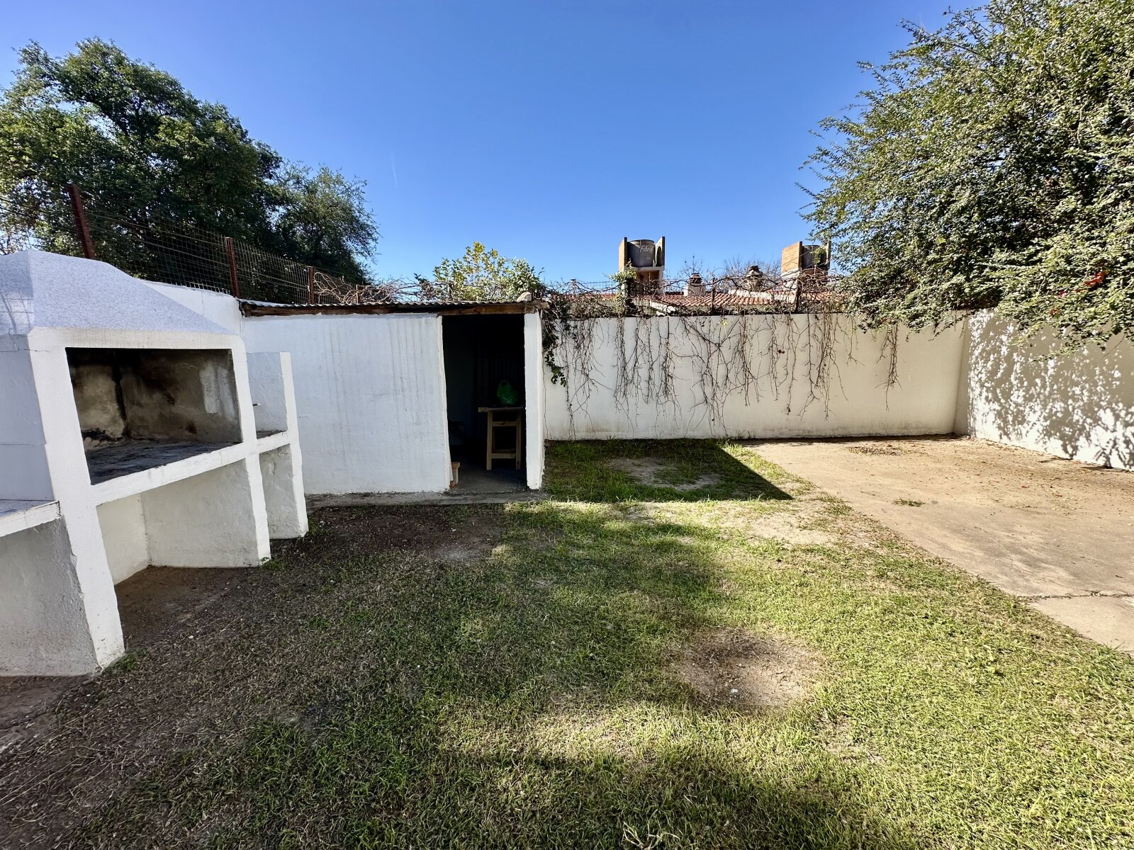 VENDO CASA 2 DORM. COMPLEJO CERRADO zona Quintas de Arguello - Imagen 9