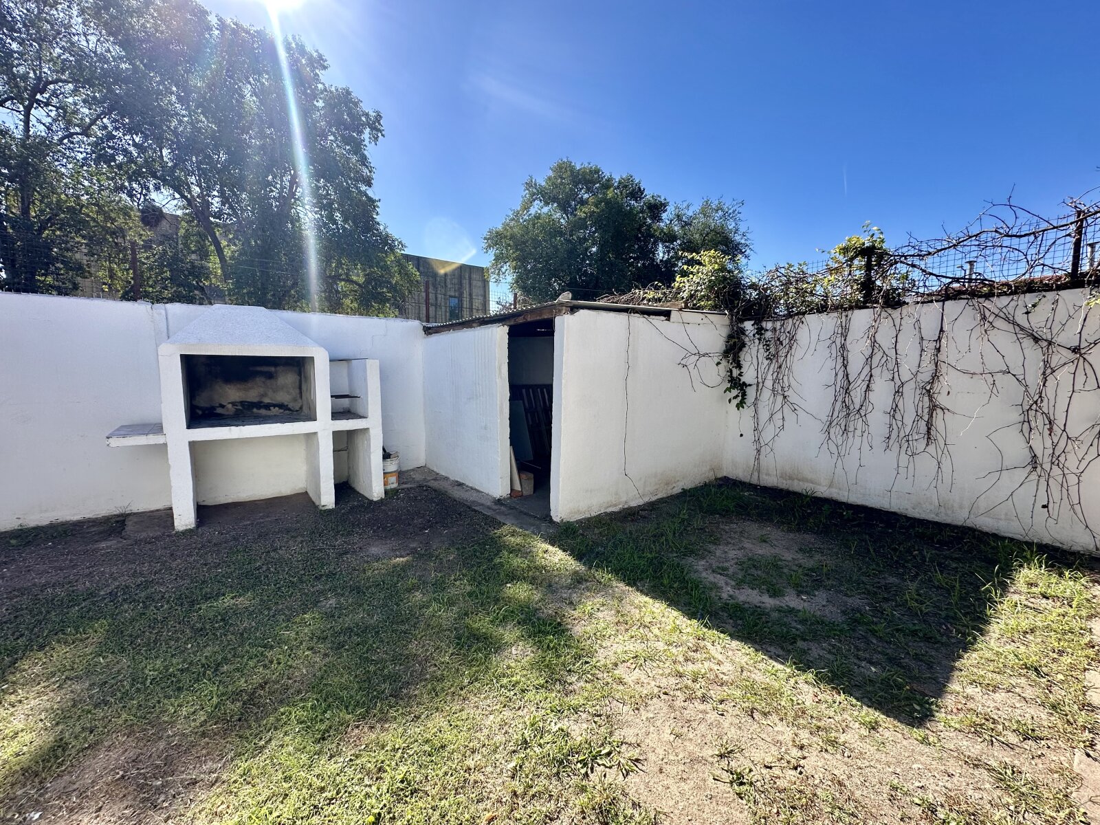 VENDO CASA 2 DORM. COMPLEJO CERRADO zona Quintas de Arguello - Imagen 10