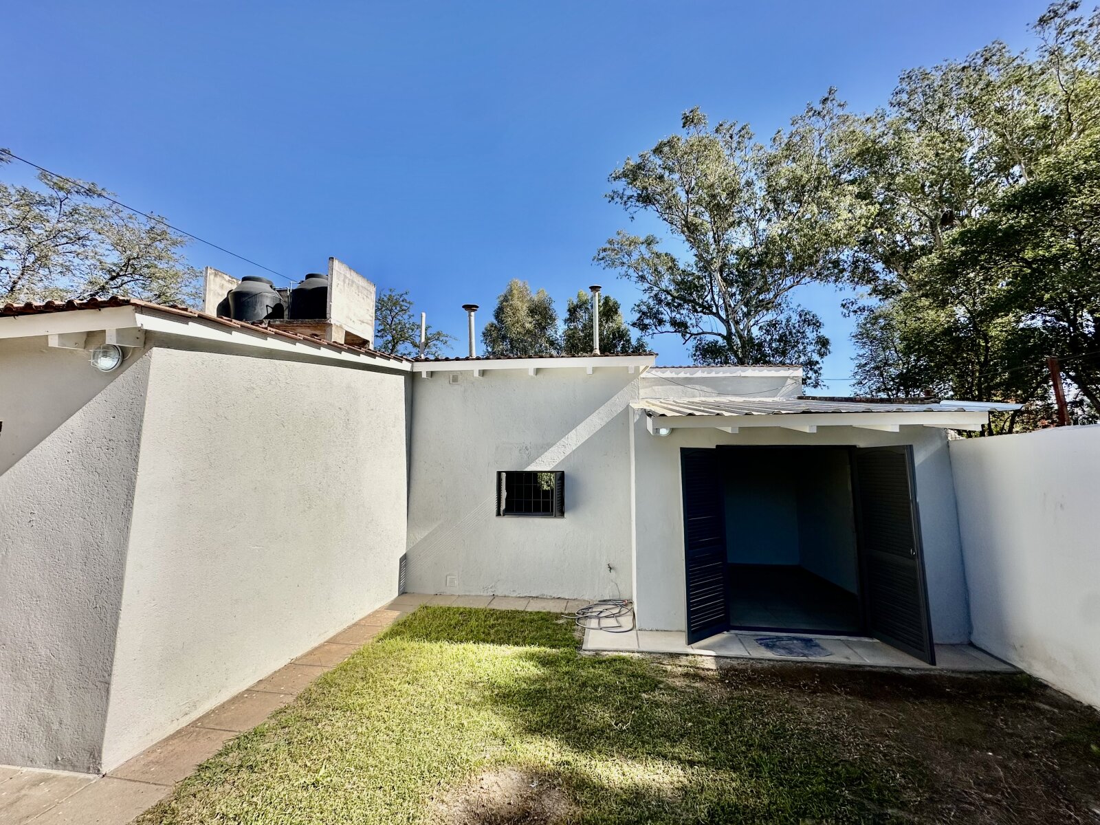 VENDO CASA 2 DORM. COMPLEJO CERRADO zona Quintas de Arguello - Imagen 11