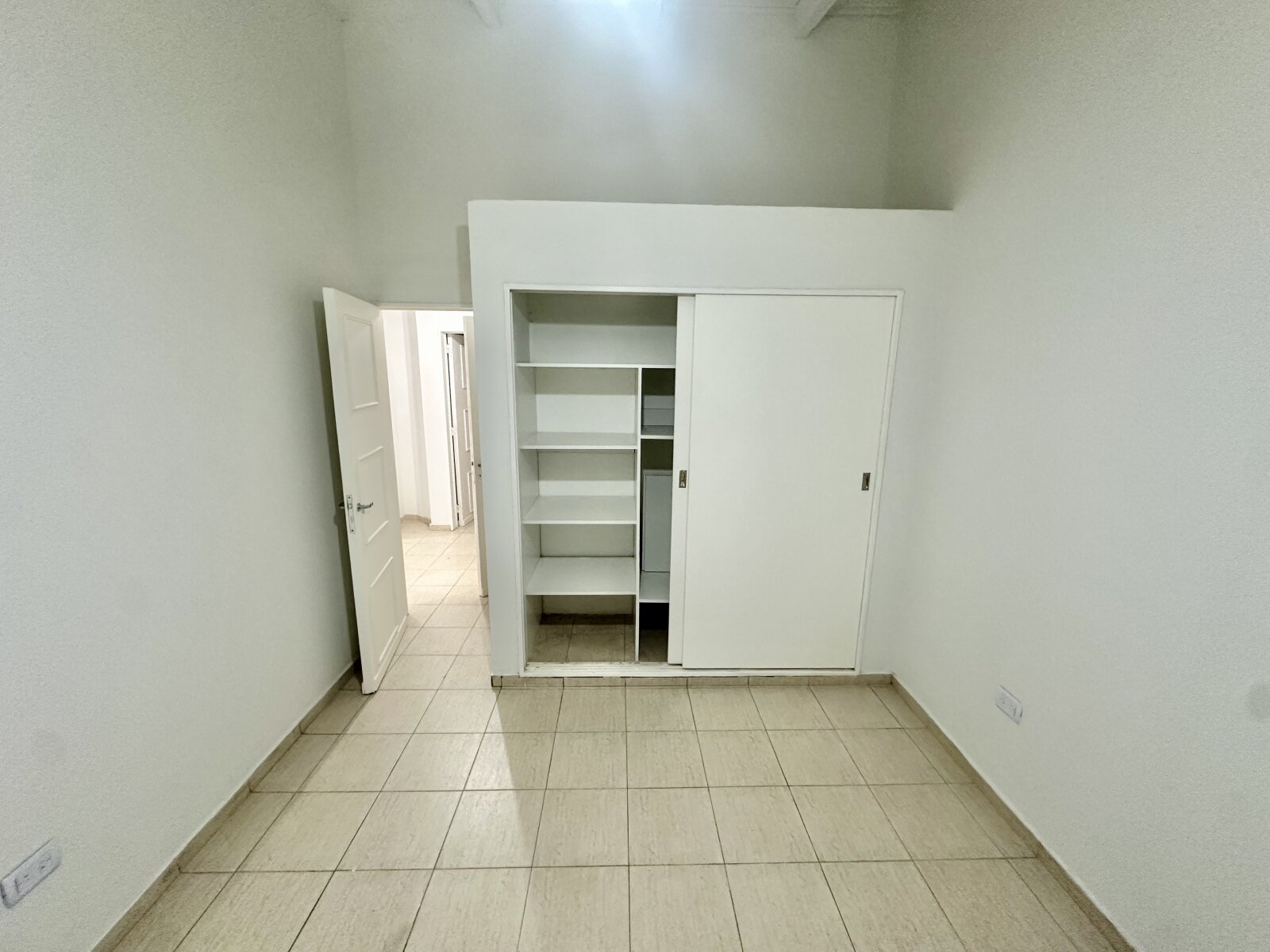VENDO CASA 2 DORM. COMPLEJO CERRADO zona Quintas de Arguello - Imagen 17