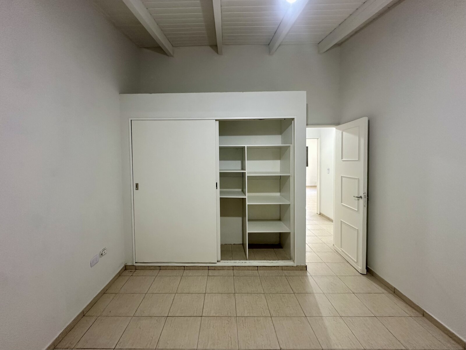 VENDO CASA 2 DORM. COMPLEJO CERRADO zona Quintas de Arguello - Imagen 14