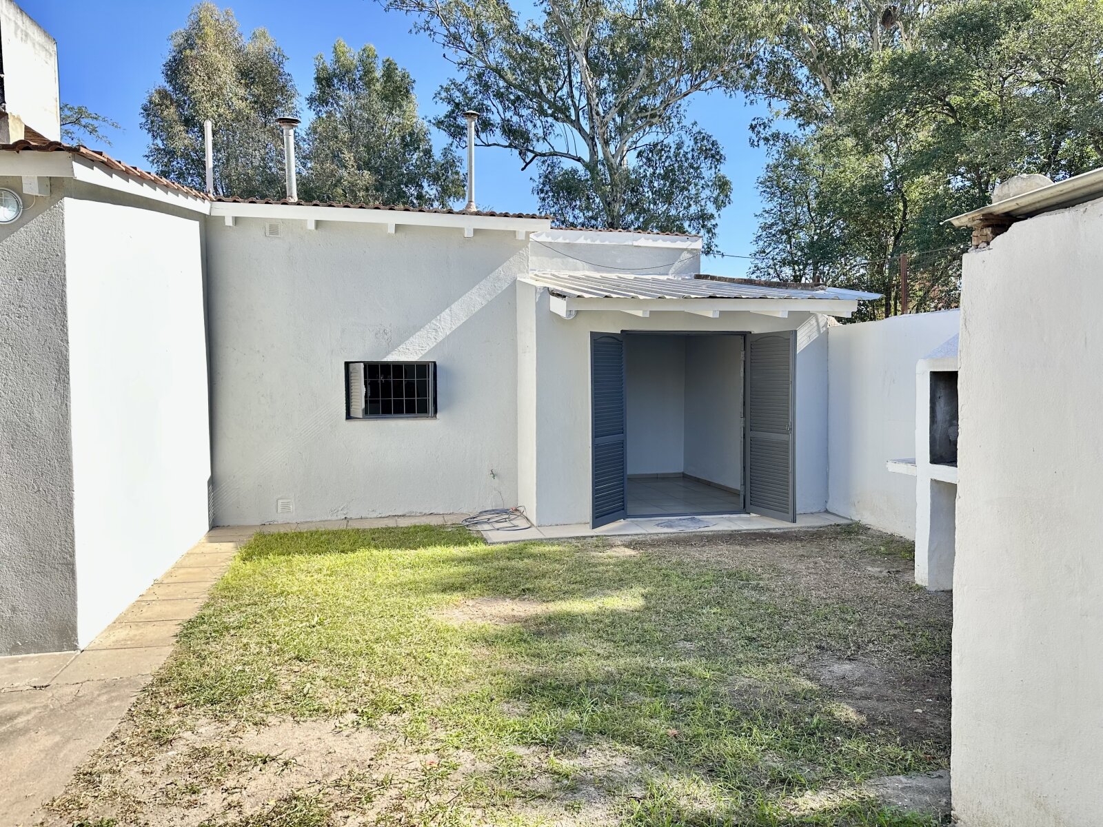 VENDO CASA 2 DORM. COMPLEJO CERRADO zona Quintas de Arguello - Imagen 12