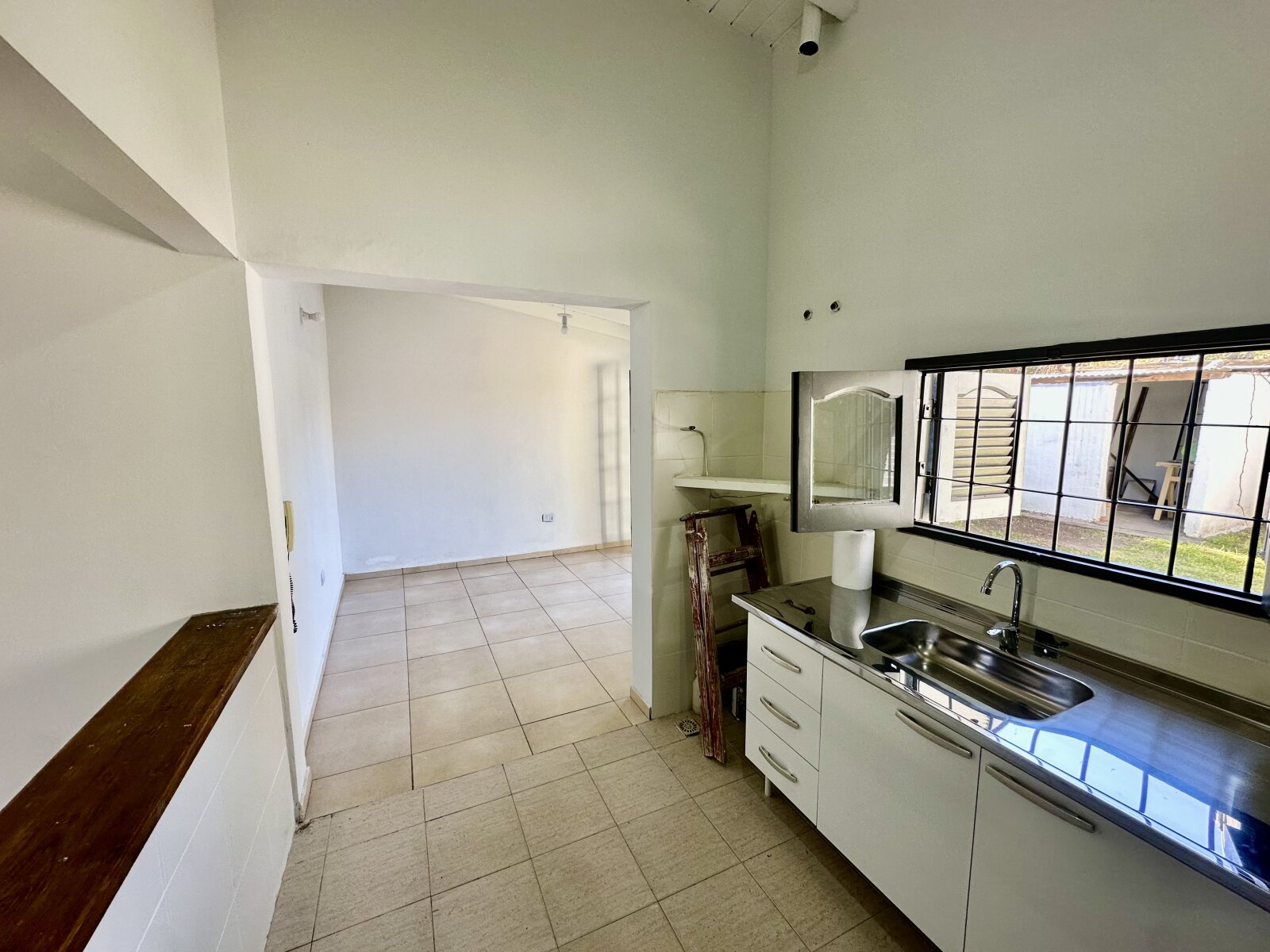 VENDO CASA 2 DORM. COMPLEJO CERRADO zona Quintas de Arguello - Imagen 6