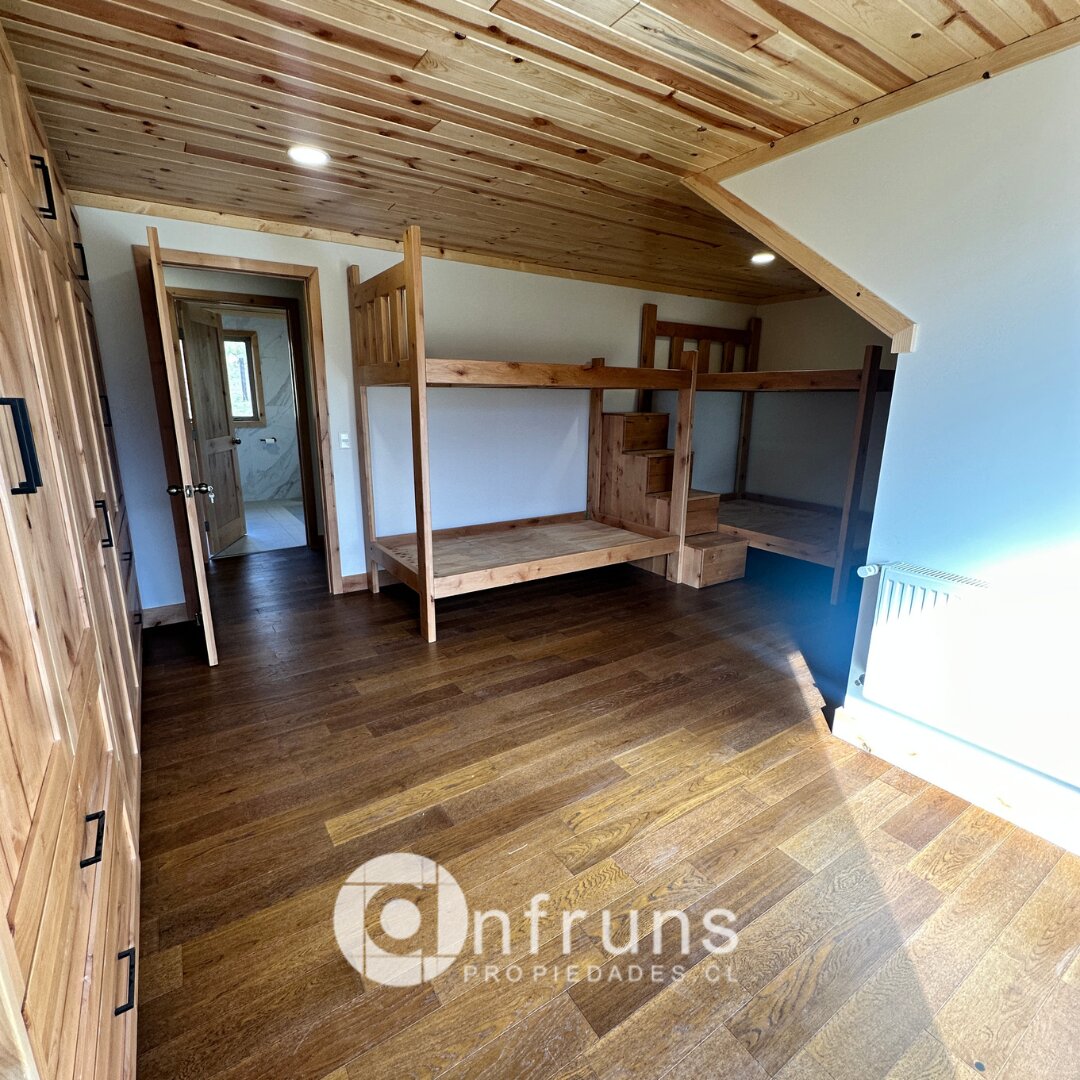 Parcela en Venta en Region de Aysen | 4 Dormitorios | 4 Baños | 376 m² | UF 17.200 - 11